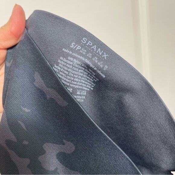 SPANX Look at Me Now High-Waisted Seamless Leggings in Black Camo Size S - Picture 11 of 14